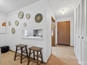 3207 Colby Avenue 104, Everett WA 98201