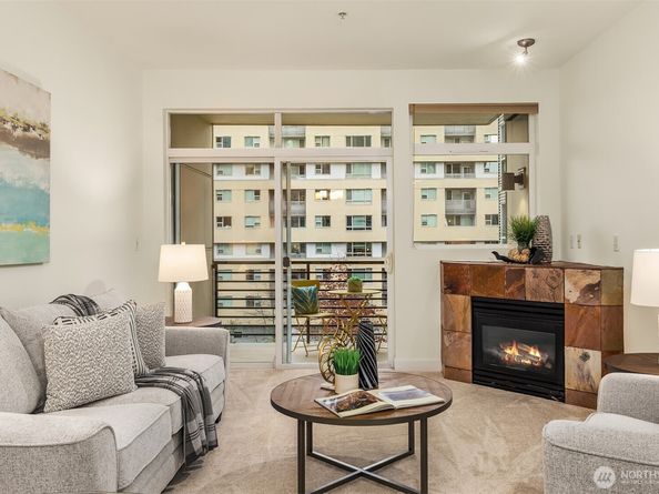 300 110th Avenue NE 312, Bellevue WA 98004