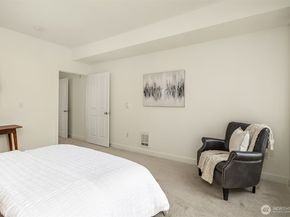 300 110th Avenue NE 312, Bellevue WA 98004