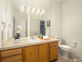 300 110th Avenue NE 312, Bellevue WA 98004