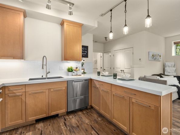 1950 18TH Avenue NE 50A, Issaquah WA 98029