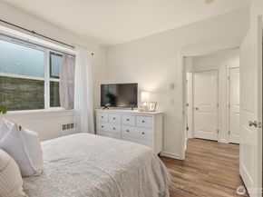 1950 18TH Avenue NE 50A, Issaquah WA 98029