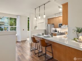 1950 18TH Avenue NE 50A, Issaquah WA 98029