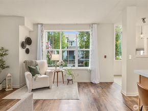 1950 18TH Avenue NE 50A, Issaquah WA 98029