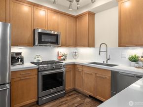 1950 18TH Avenue NE 50A, Issaquah WA 98029