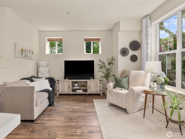 1950 18TH Avenue NE 50A, Issaquah WA 98029