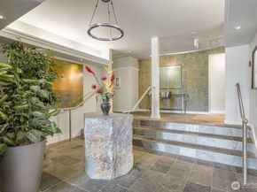 732 11th Avenue E 202, Seattle WA 98102