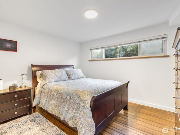 732 11th Avenue E 202, Seattle WA 98102