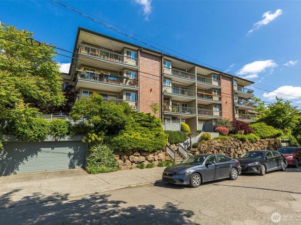 732 11th Avenue E 202, Seattle WA 98102