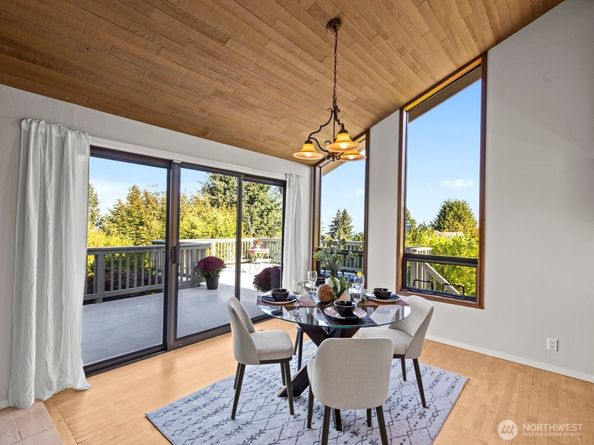 5015 145th Place SE, Bellevue WA 98006