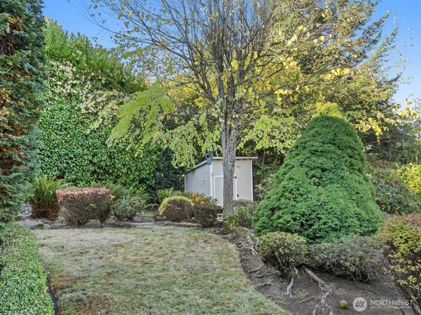 5015 145th Place SE, Bellevue WA 98006