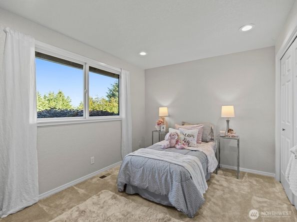 5015 145th Place SE, Bellevue WA 98006