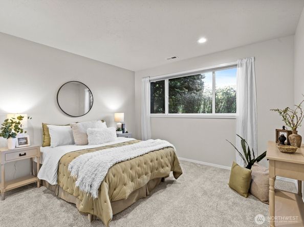 5015 145th Place SE, Bellevue WA 98006