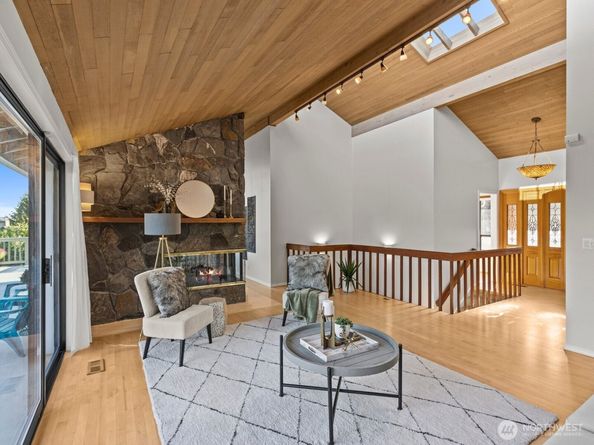 5015 145th Place SE, Bellevue WA 98006