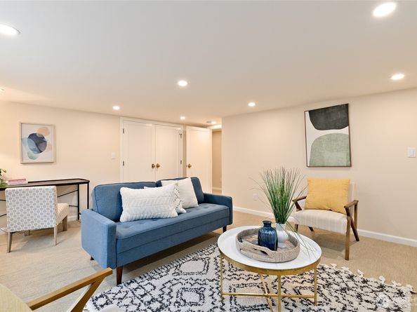 5212 S Mayflower Street, Seattle WA 98118