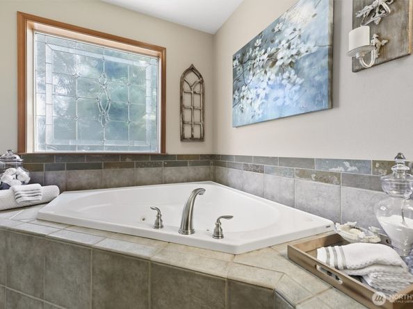 20615 39th Avenue SE, Bothell WA 98012