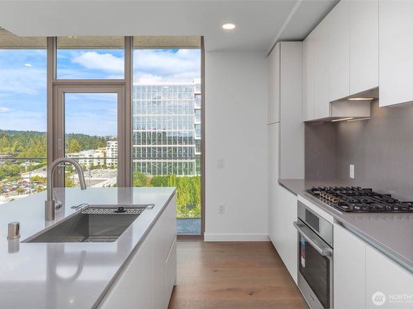 10232 NE 10th Street 807, Bellevue WA 98004