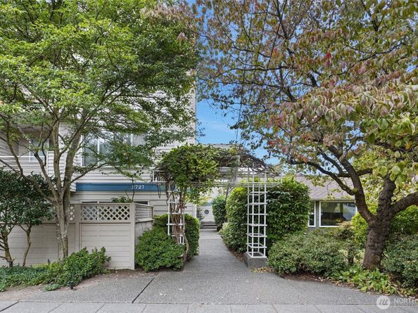 2727 E Franklin Ave E E 102, Seattle WA 98102