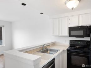 2727 E Franklin Ave E E 102, Seattle WA 98102