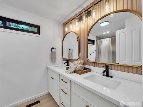 17009 17th Avenue W, Lynnwood WA 98037