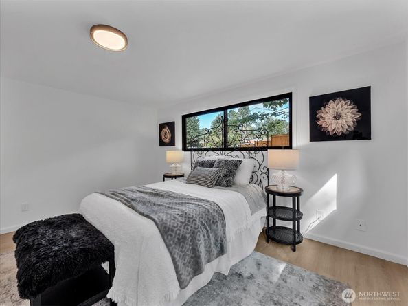 17009 17th Avenue W, Lynnwood WA 98037