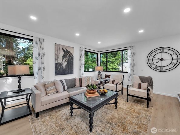17009 17th Avenue W, Lynnwood WA 98037