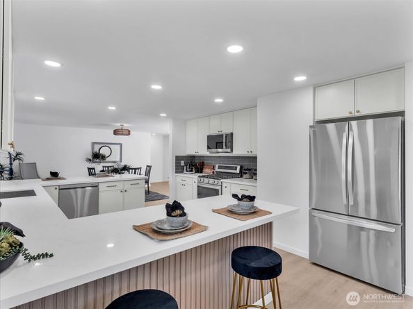 17009 17th Avenue W, Lynnwood WA 98037