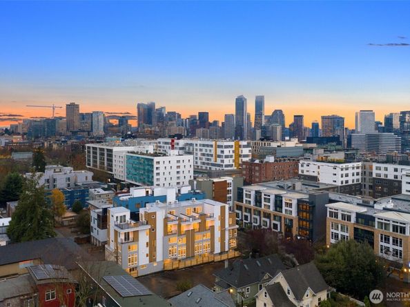 222 C 10th Avenue E, Seattle WA 98102
