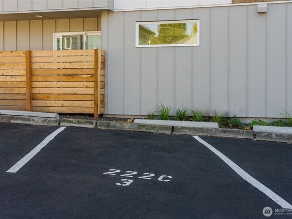 222 C 10th Avenue E, Seattle WA 98102