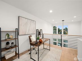 222 C 10th Avenue E, Seattle WA 98102