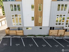 222 C 10th Avenue E, Seattle WA 98102
