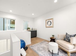 222 C 10th Avenue E, Seattle WA 98102