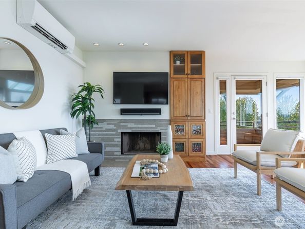 832 Lake Street S, Kirkland WA 98033