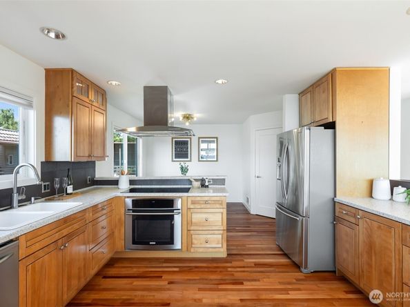 832 Lake Street S, Kirkland WA 98033