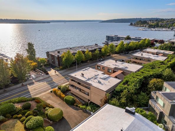 832 Lake Street S, Kirkland WA 98033