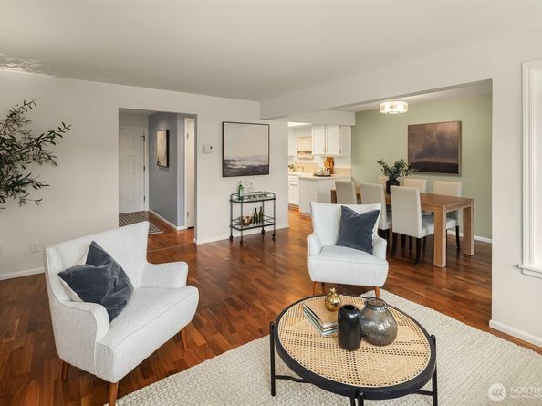 6300 Sand Point Way Ne 212, Seattle WA 98115