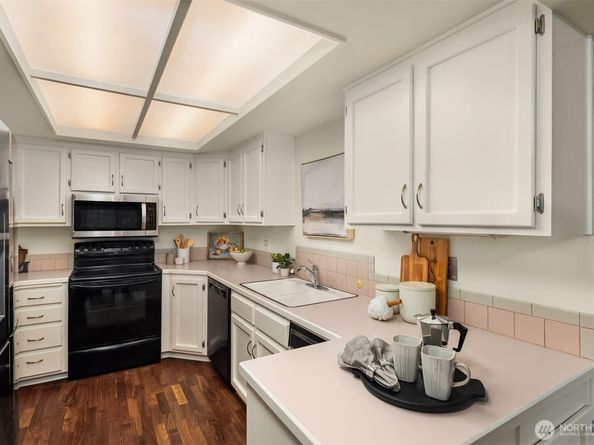 6300 Sand Point Way Ne 212, Seattle WA 98115