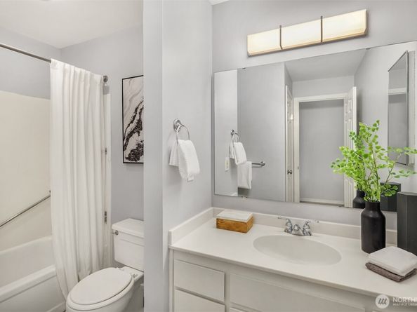 6300 Sand Point Way Ne 212, Seattle WA 98115