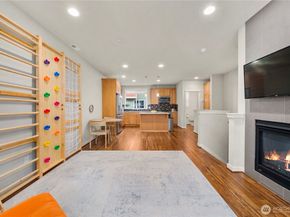 23000 NE 8th E5, Sammamish WA 98074