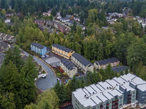 23000 NE 8th E5, Sammamish WA 98074