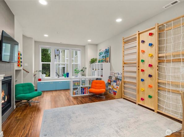 23000 NE 8th E5, Sammamish WA 98074