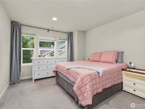 23000 NE 8th E5, Sammamish WA 98074