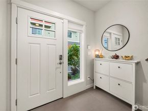 23000 NE 8th E5, Sammamish WA 98074