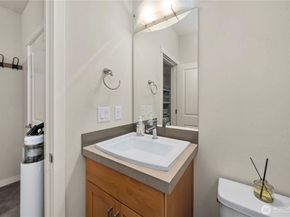 23000 NE 8th E5, Sammamish WA 98074