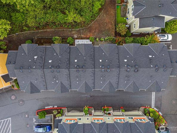 23000 NE 8th E5, Sammamish WA 98074