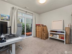 23000 NE 8th E5, Sammamish WA 98074