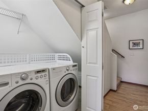 511 Van de Vanter Avenue, Kent WA 98030
