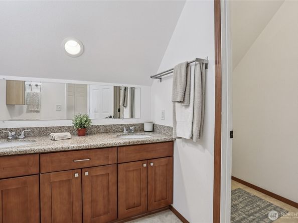511 Van de Vanter Avenue, Kent WA 98030