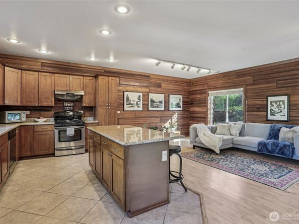 511 Van de Vanter Avenue, Kent WA 98030