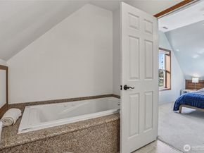 511 Van de Vanter Avenue, Kent WA 98030